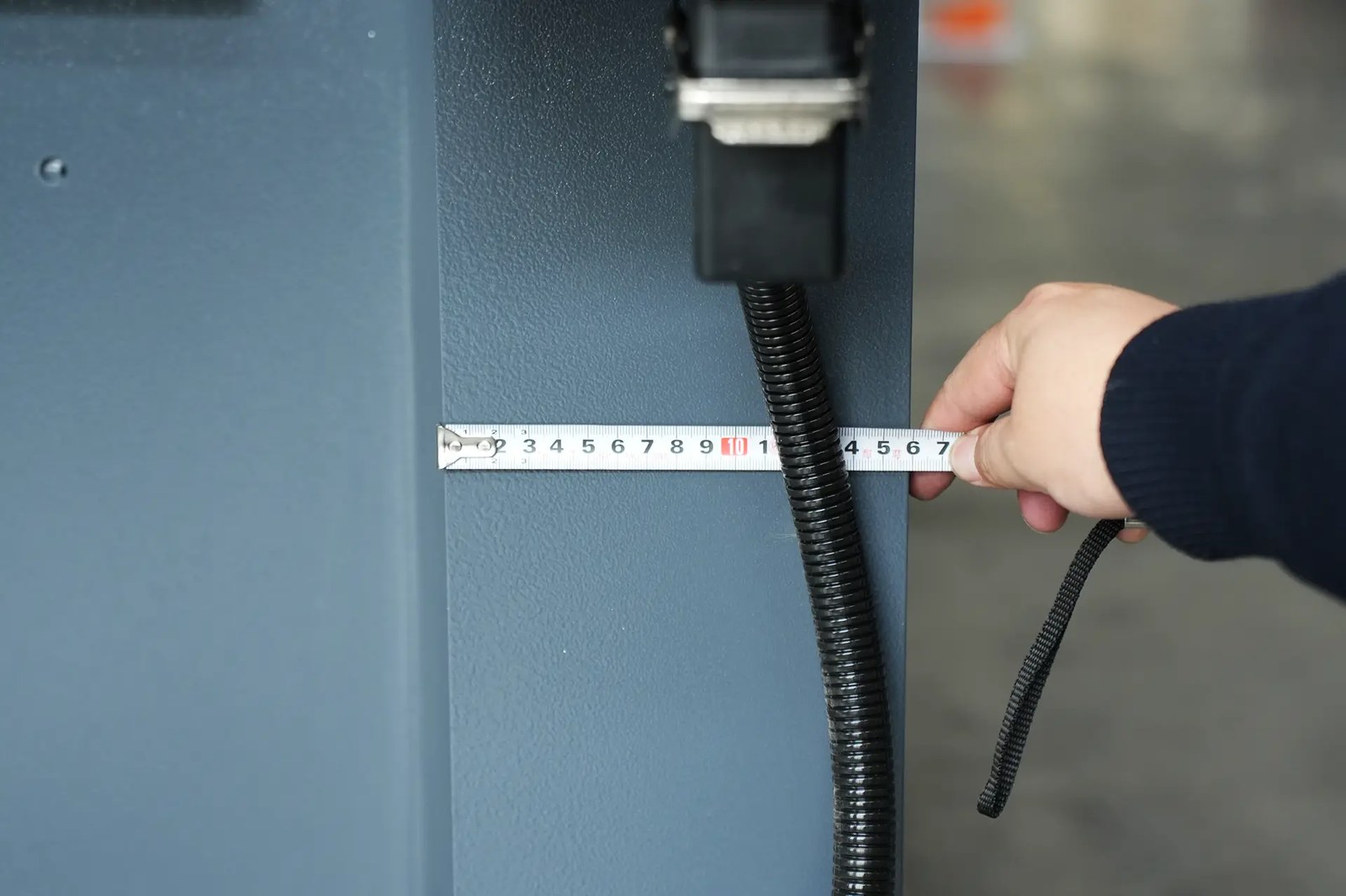 Thickness of workbench(160mm)