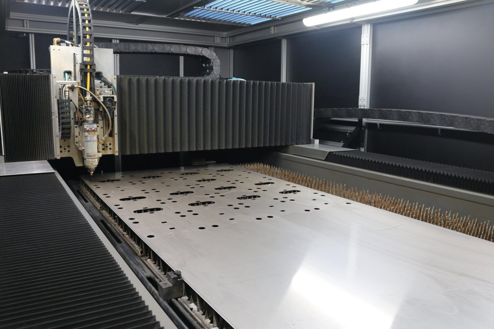 what is 1500w fiber laser cutting machine