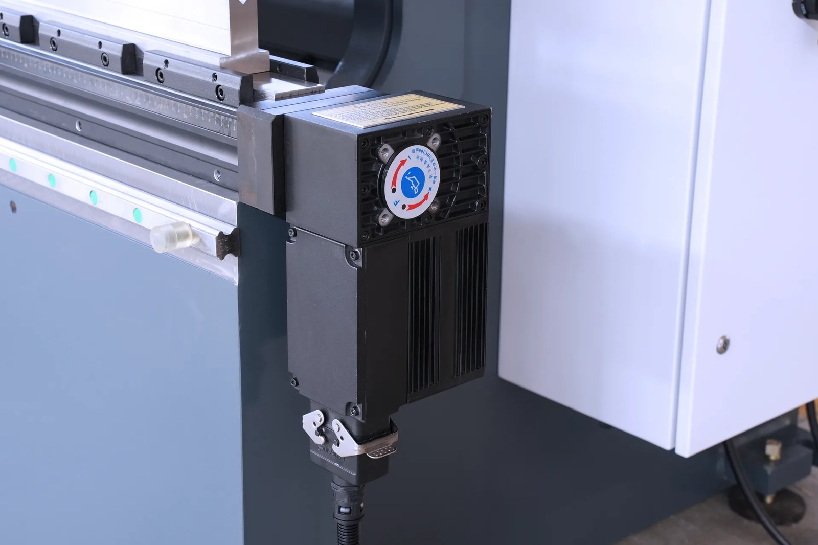 Electric Crowning System can effectively improve Press Brake Accuracy