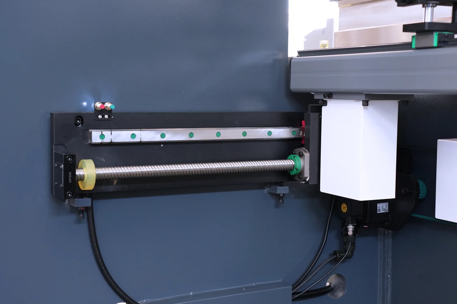 X-axis Guide Rail and Lead Screw