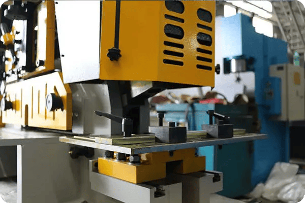 Notching station of ironworker machine