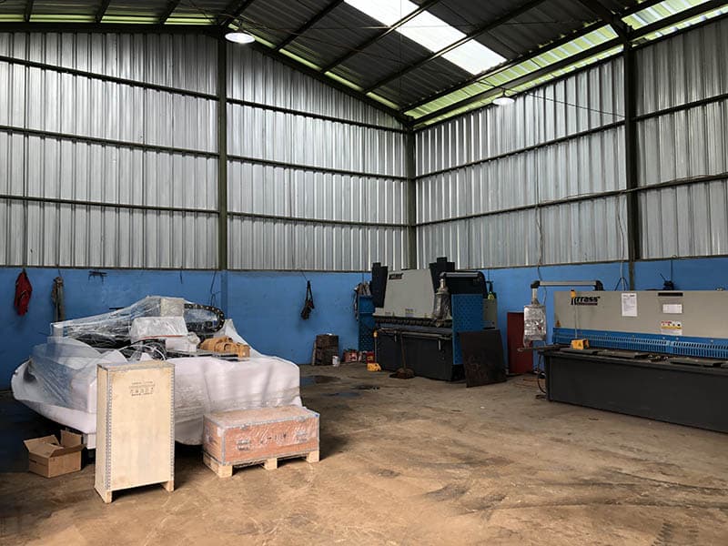 Indonesian customer repurchased 1000W laser cutting machine