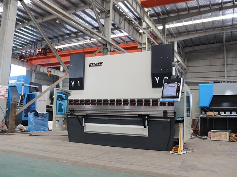 Hydraulic press brake correct operation method and procedure