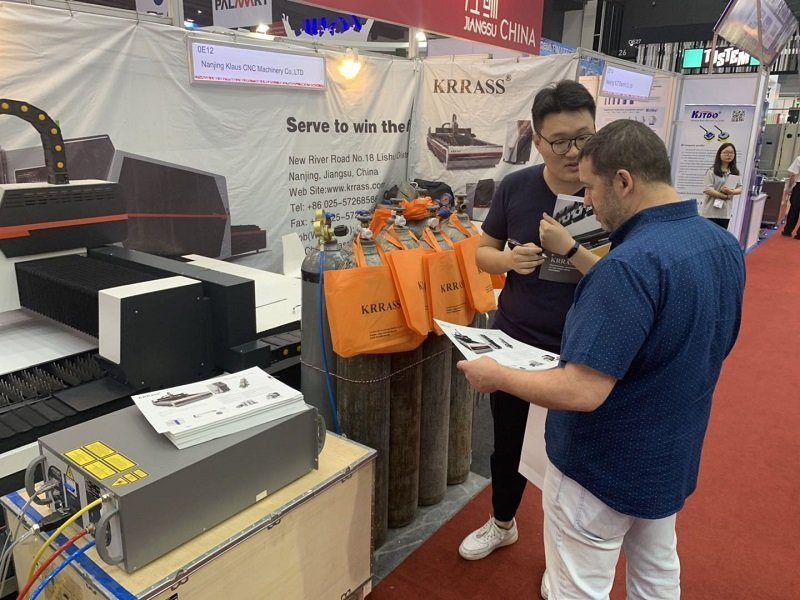 Fiber Laser Cutting Machine