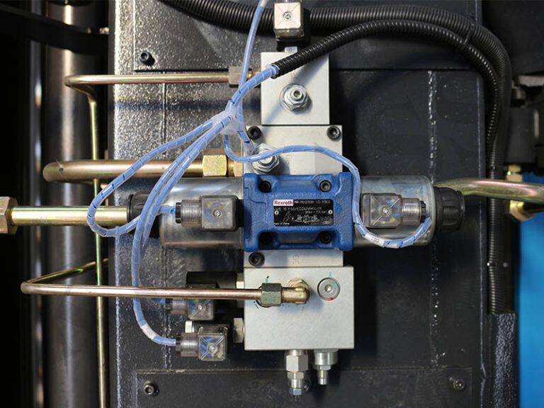 Press brake hydraulic oil filling procedures 3 Aspects