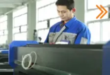 3000W(3KW) Fiber laser cutting machine price - Pictures 32 Technician assembly technique