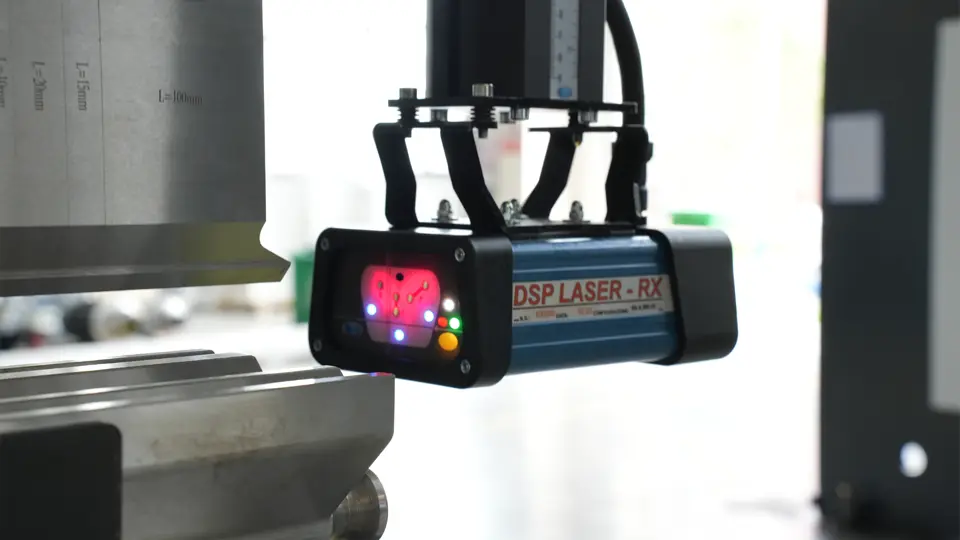 DSP laser protection system for CNC hydraulic press brake