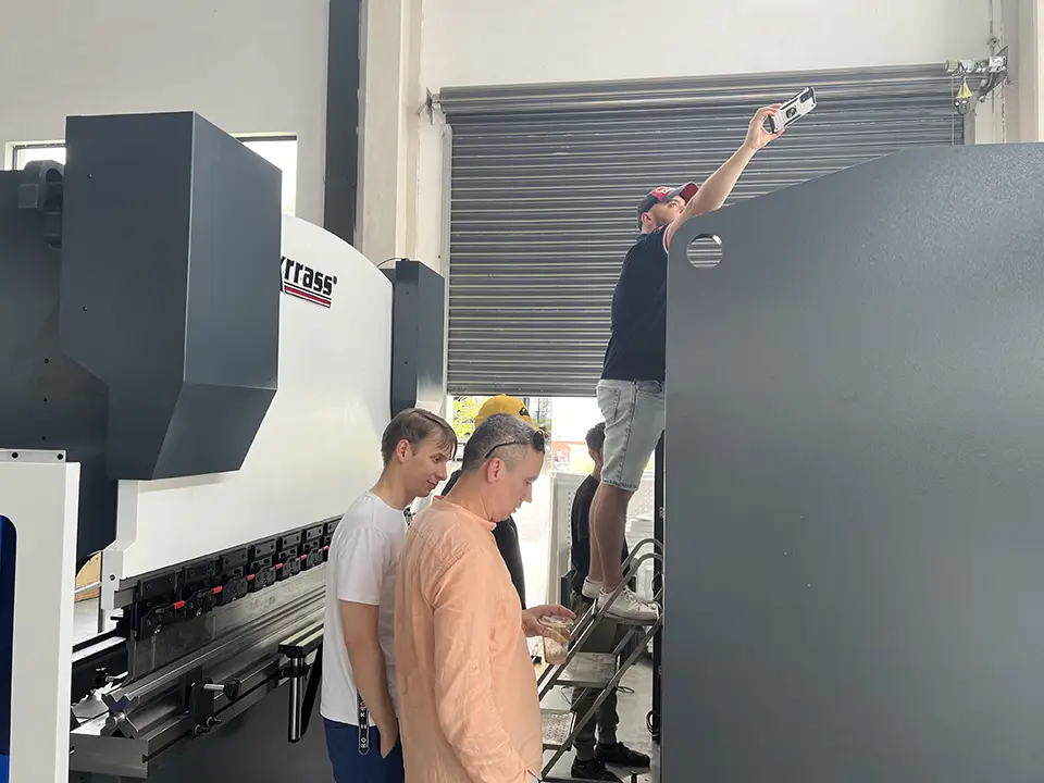 Russian press brake customers visit KRRASS factory