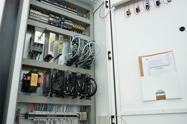 MB8-80T2500 with DA66T Schneider Electric