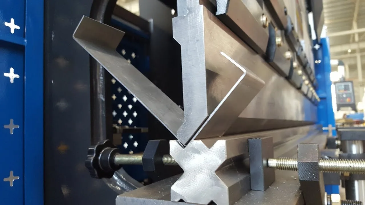 Press Brake vs Brake Press: Similarity and Differences - Pictures 8 Press Brake vs Brake Press: Similarity and Differences - hydraulic press brake krrass