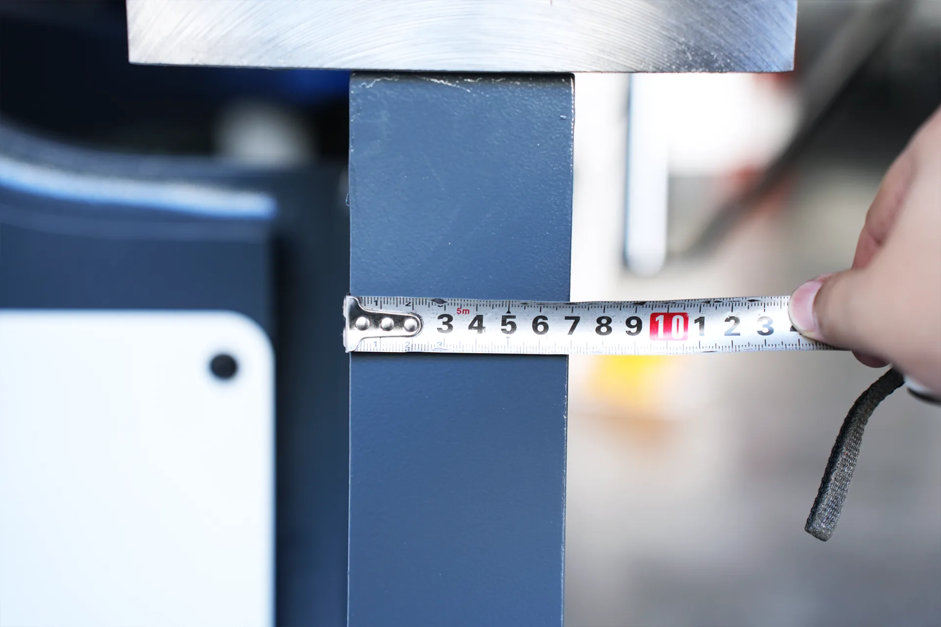 WC67K-125T3200 NC Press Brake with E21 Control - Pictures 19 Thickness of workbench(70mm)