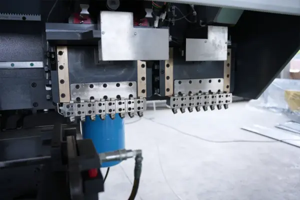 7-Axis Vertical V Grooving Machine with Double Rails HRK-1500X4200 - Image 2