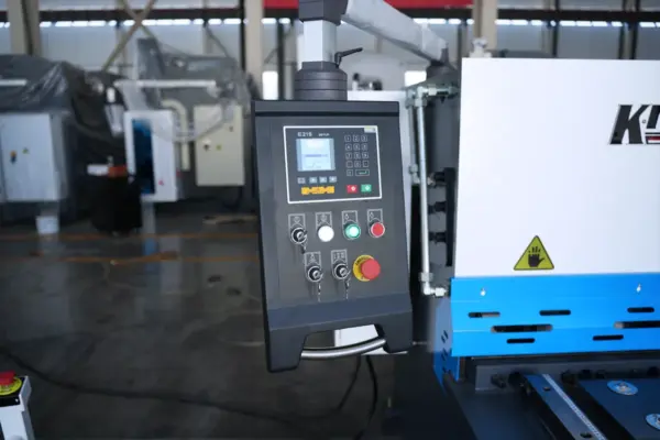 QC12K-6X2500 Swing Beam Shearing Machine - Image 2