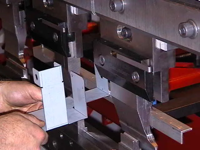 CNC Hydraulic Bending Machine: How to Correctly Use - Pictures 6 CNC Hydraulic Bending Machine: How to Correctly Use - what is cnc bending