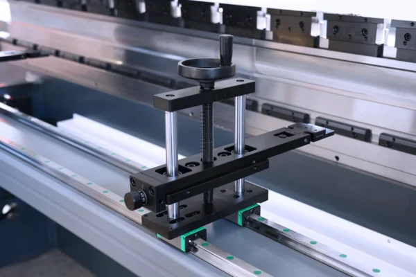 Liftable Backgauge