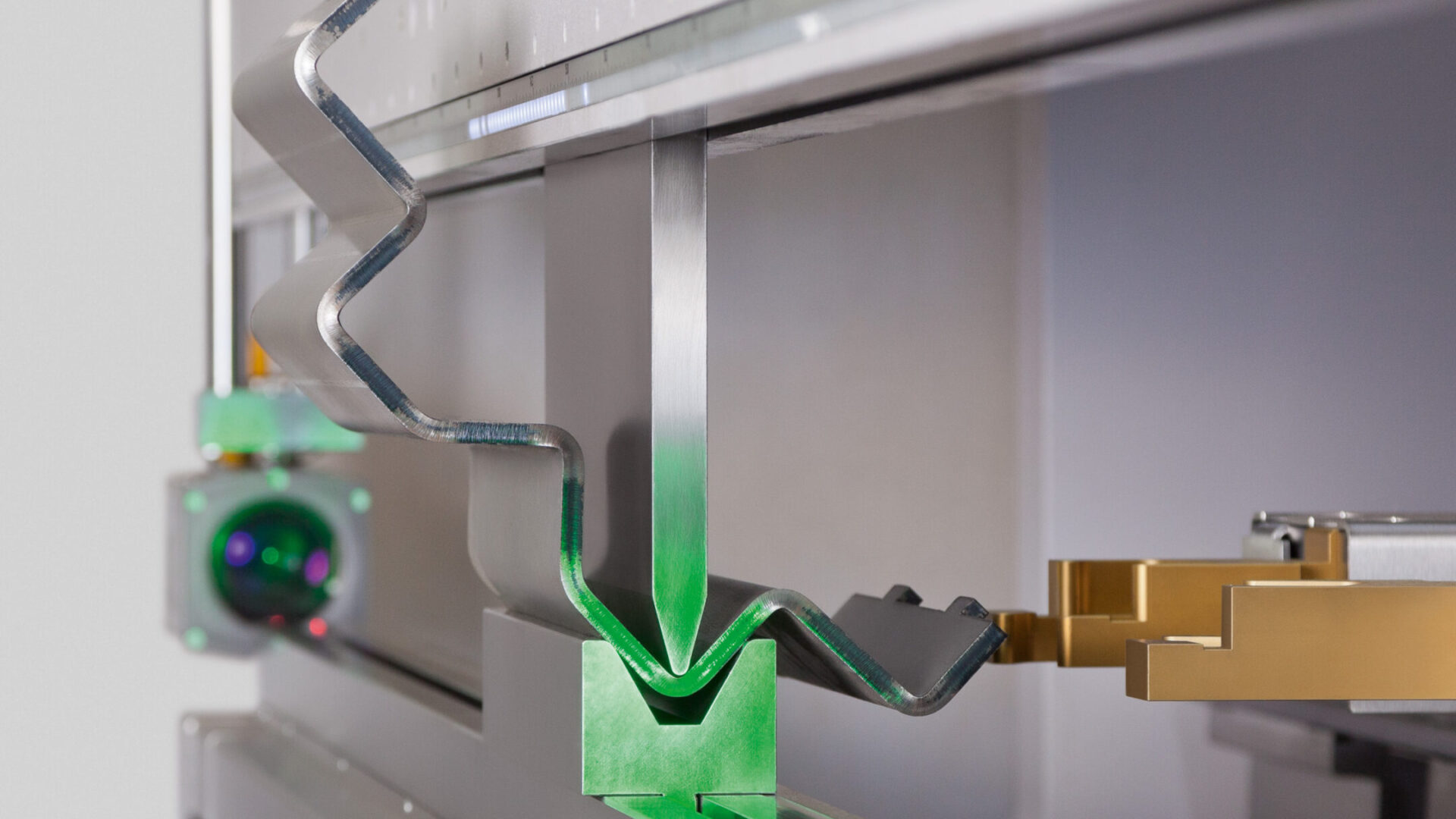 sheet metal bending machine punch Components of a Press Brake: Structure of a Press Brake - sheet metal bending machine punch