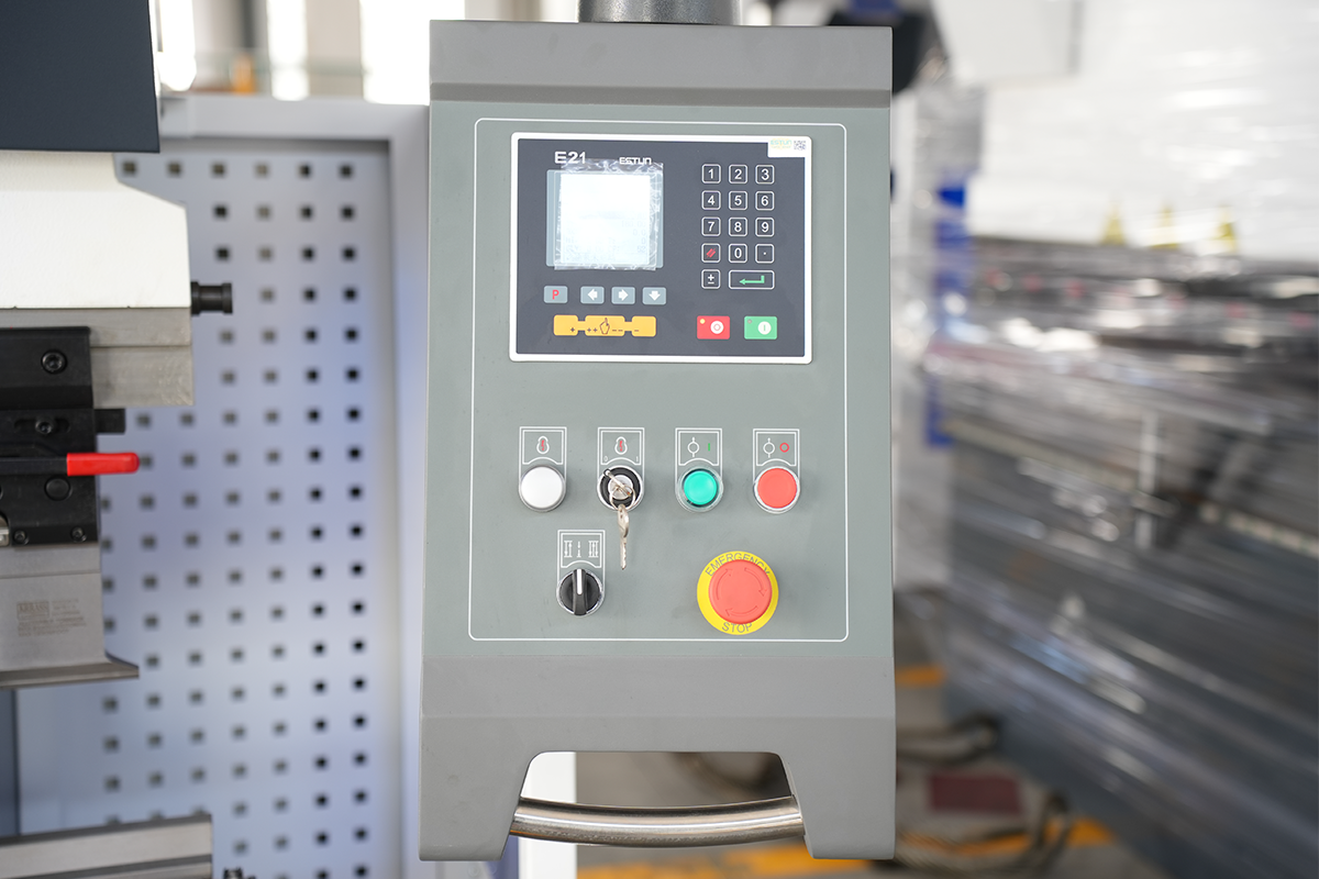 Sheet Metal Press Brake CNC Controllre: E21 or E310P - Pictures 6 Sheet Metal Press Brake CNC Controllre: E21 or E310P - sheet metal press brake e21