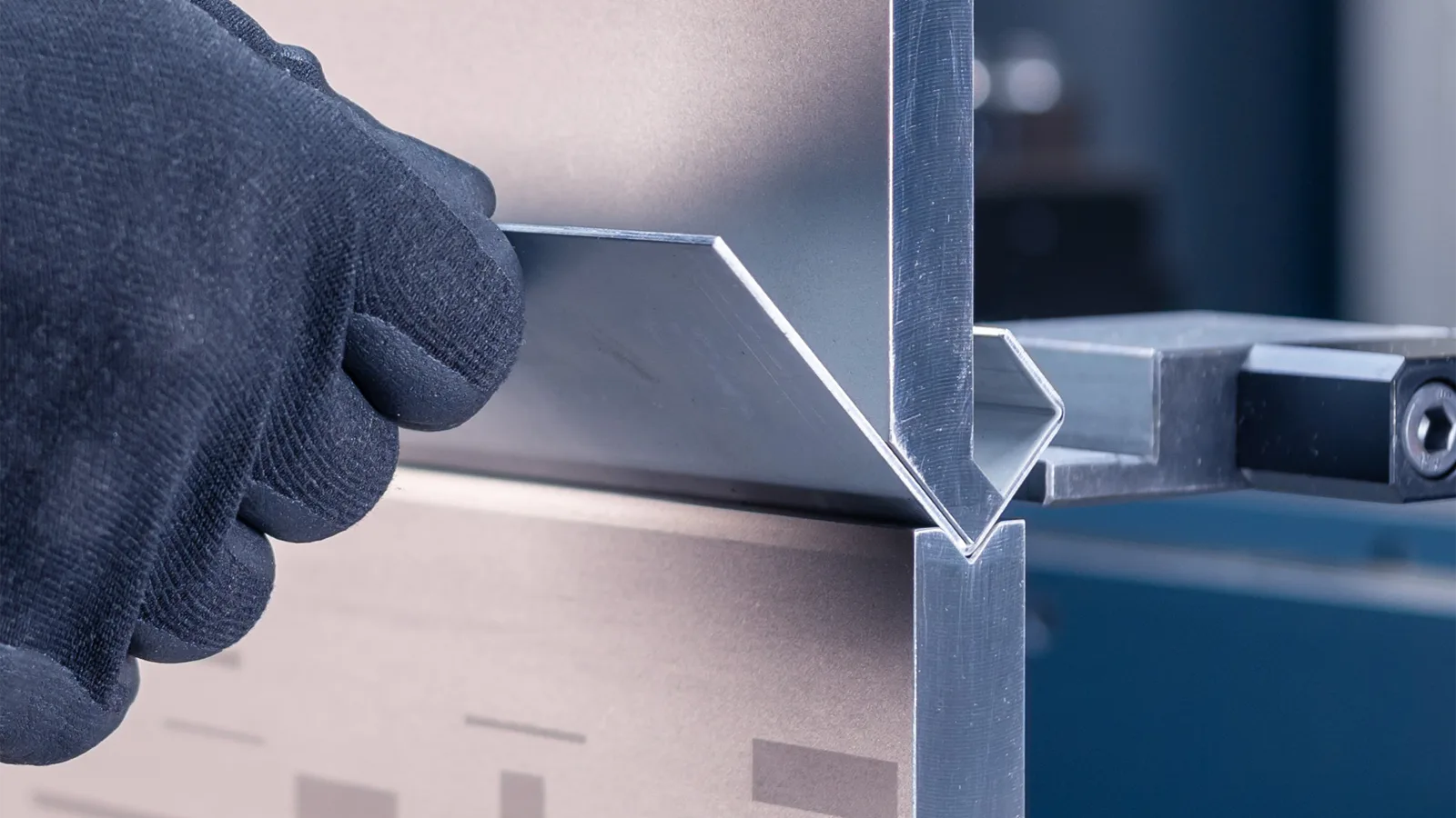 Press Brake Machine for Sale: Types, Applications and Buying Guide - Pictures 1 how a press brake machine works with punch and die